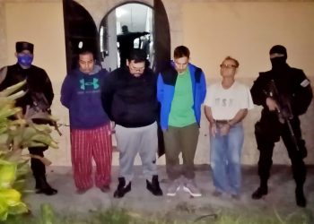 Detienen a cuatro acusados de traficar droga y les decomisan un tráiler