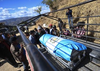 Con frustración y pena, Guatemala dice adiós a sus migrantes asesinados en México