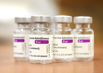 La vacuna Oxford AstraZeneca es segura y 79% efectiva