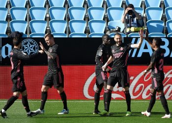 Benzema se exhibe ante el Celta y el Real Madrid pisa los talones del Atlético