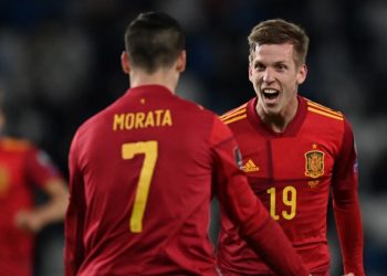 España remonta en el descuento y gana 2-1 en Georgia por las eliminatorias europeas