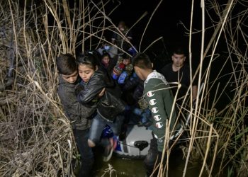 Piden a empleados federales de EE. UU. servir de voluntarios en la frontera sur