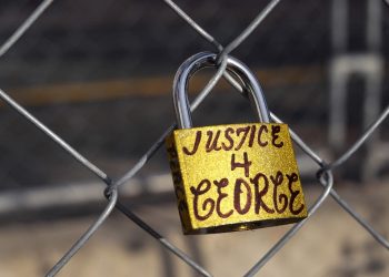 Un testigo del juicio Floyd cuenta que llamó a emergencias para reportar un «homicidio»