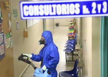 Ministerio de Salud continúa higienización de hospitales públicos en El Salvador