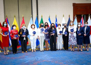 El Salvador apuesta por el liderazgo de las mujeres para construir una mejor sociedad