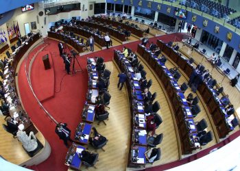 Mario Ponce acepta que Asamblea Legislativa ofreció hasta $35,000 por plazas fantasmas para su retiro