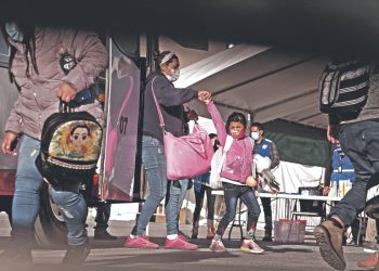 El 8 % solicitantes de asilo rezagados son salvadoreños