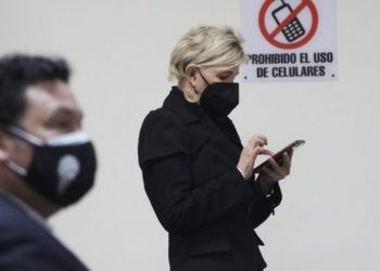 Fiscalía solicita a tribunal que ex primera dama Ana Ligia Saca quede en la cárcel mientras se emite fallo