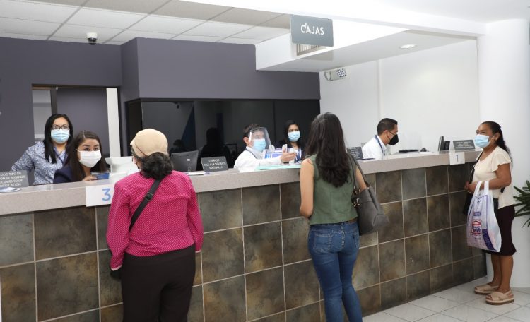 Cientos de salvadoreños afectados por la pandemia realizaron acuerdos de pago con las entidades bancarias./Foto Diario El Salvador