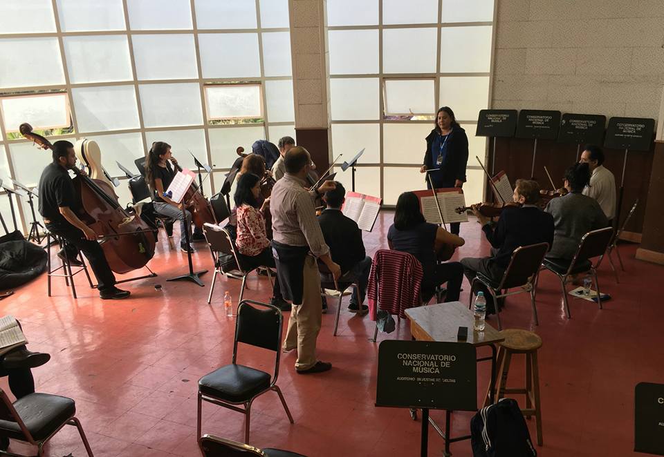 Clases en el Conservatorio Nacional de Mexico junto a la direccion del Maestro Angel Luis por primera viz dirigia una orquesta.