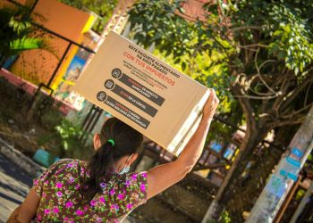 Entregan paquetes alimentarios en San Luis Talpa y Zacatecoluca
