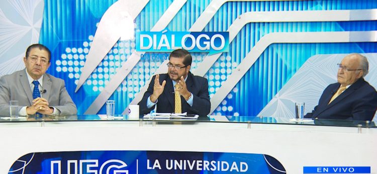 Analistas: Ronal Umaña, Julio Valdivieso y Nelson García. Foto/ Cortesía.