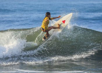 Fallece surfista salvadoreña Katherine Díaz tras ser alcanzada por un rayo