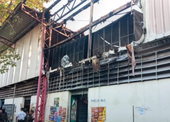Al menos once negocios dañados tras incendio en mercado municipal Megaplaza de Sonsonate