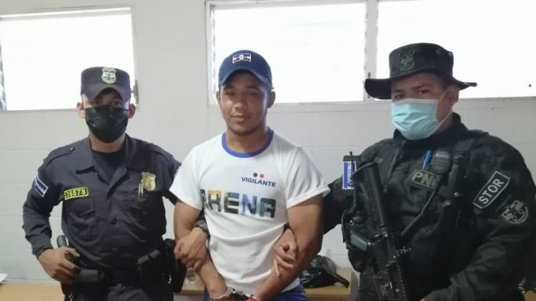 El pasado domingo, la Policía Nacional Civil reportó la captura de un hombre en La Unión que votó a pesar que no se encontraba en el padrón. /FOTO: Cortesía