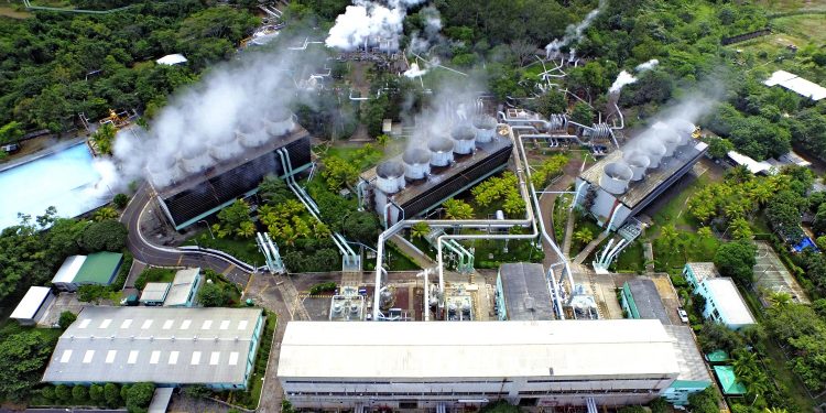 La central entró en funcionamiento en el año de 1974, con la Unidad 1 de 30 megavatios (MW). Foto / Diario El Salvador.
