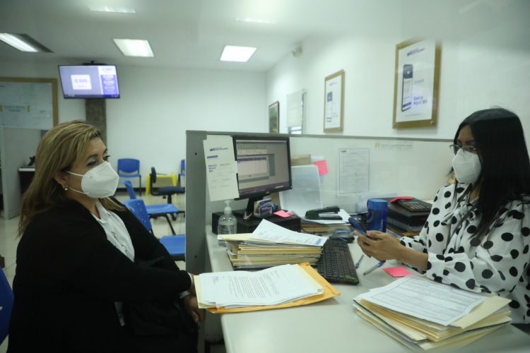 $100 hasta $10,000, son los montos que ofrece este nuevo préstamo a las empresarias./Foto David Martínez