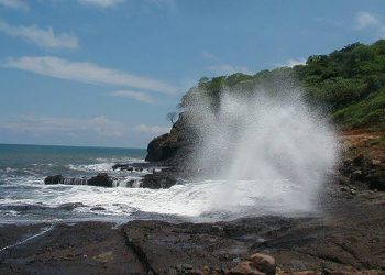 El Salvador producirá energía con las olas del mar