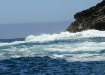 El Salvador producirá energía con las olas del mar