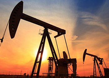 Precios del petróleo suben antes de cumbre de la Opep+
