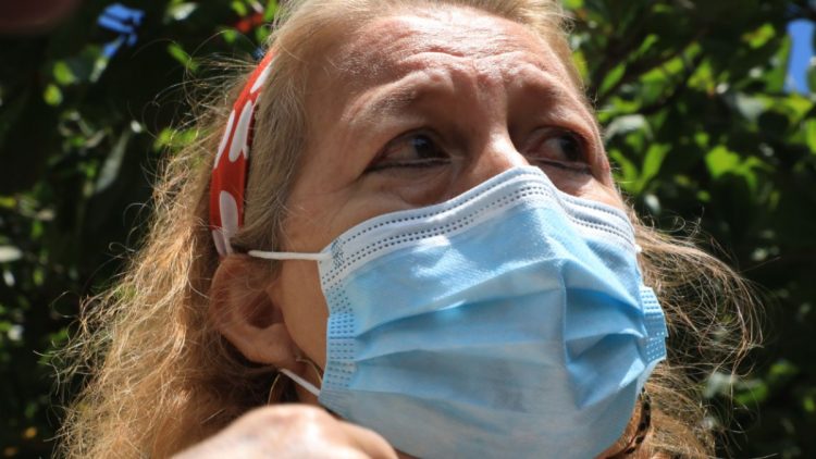 Rosibel Emérita Arriaza, madre de salvadoreña asesinada en México. Foto DES René Estrada.