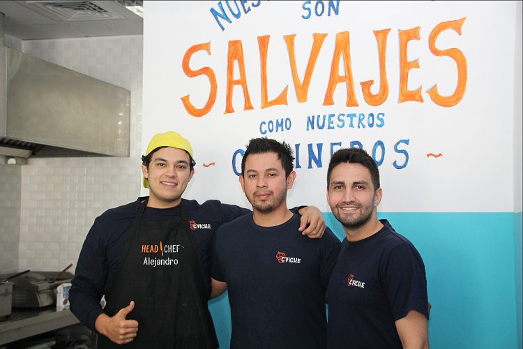 La cocina los salvó a los connacionales, quienes ahora son empresarios. Foto El Correo del Golfo.