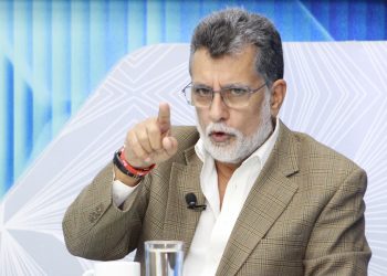 Schafik asegura que el FMLN se levantará antes de que finalice el año