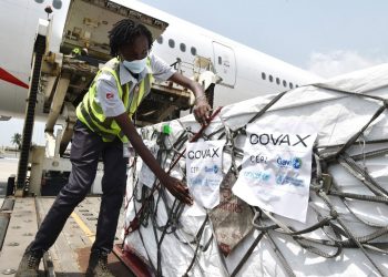 El Salvador recibe este jueves el primer lote de vacunas de COVAX contra COVID-19