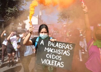 Grupo de feministas realizan marcha para exigir derechos
