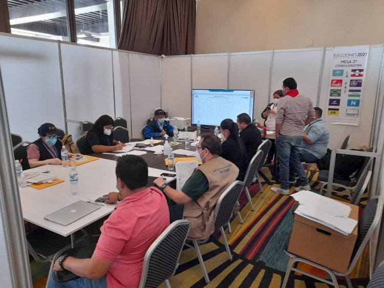 Escrutinio final de Asamblea Legislativa avanza en un 99%, según Tribunal Supremo Electoral