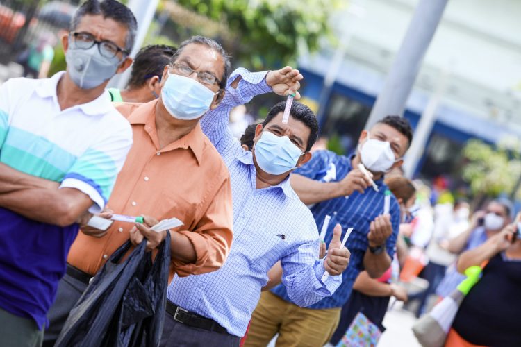Fueron realizadas 2,000 pruebas de la COVID-19 en las distintas zonas de San Salvador.FOTO: René Estrada