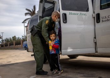 EE. UU. reactiva refugios para niños salvadoreños