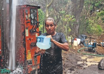Benefician a 125 familias con proyecto de agua en cantón de Zacatecoluca