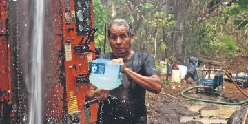 Benefician a 125 familias con proyecto de agua en cantón de Zacatecoluca