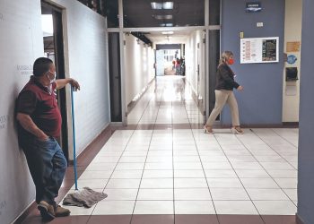 ARENA y el FMLN saquearon al Estado salvadoreño con sobresueldos y plazas para parientes