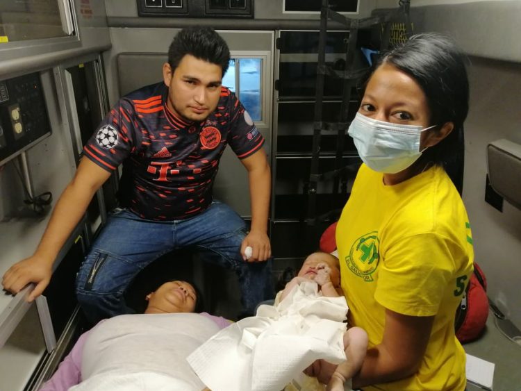 Mujer da a luz en ambulancia cuando era trasladada de emergencia al Hospital Zacamil