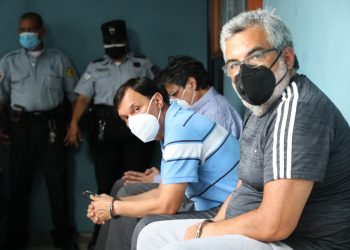 Fiscalía acusa a exfuncionarios de gestión Saca y a 5 empresas de lavar $16 millones