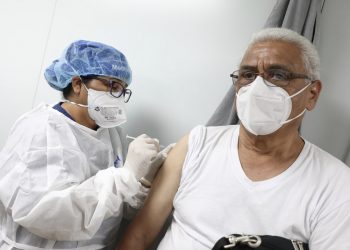 Ministerio de Salud continúa con el Plan de Vacunación para contrarrestar la COVID-19
