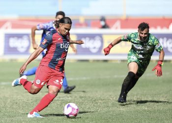 Marte rescata un punto en casa y amarga más al FAS