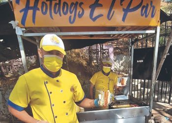 Hot Dogs El Par conquista paladares en San Vicente