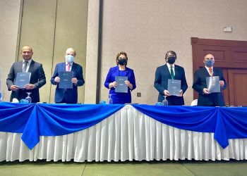 El Mined presenta la primera Política Nacional de Educación Superior