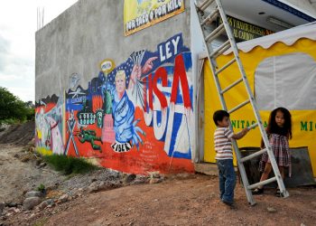 EE. UU. recurrirá a instalaciones militares para dar cobijo a migrantes menores de edad