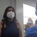 Aplican vacuna CoronaVac contra la COVID-19 a directora del ISSS, Mónica Ayala