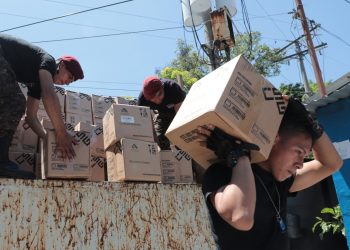 Habilitan 28 módulos de vacunación en centros educativos para inmunizar docentes
