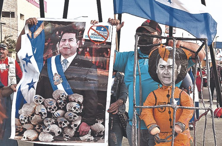 Revés. La condena del hermano del presidente de Honduras pone en aprietos la gestión de Juan Orlando Hernández. Foto AFP.