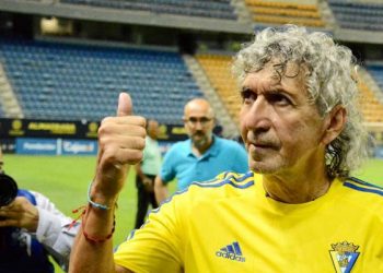 Indes firma convenio con el Cádiz CF en beneficio del fútbol salvadoreño