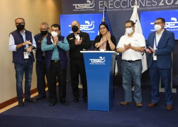 FOTOS / Los hechos que marcaron el escrutinio final de las elecciones del 28F