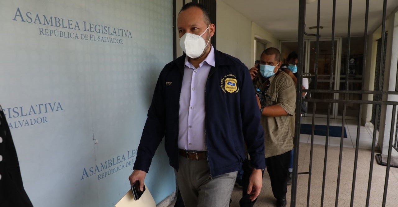 Fiscalía realiza allanamiento en Asamblea Legislativa ante denuncias de plazas  fantasmas - Diario El Salvador