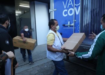«Podrían llegarse a cumplir metas de hasta 30 mil vacunados contra la COVID-19 por día»: Francisco Alabí, ministro de Salud