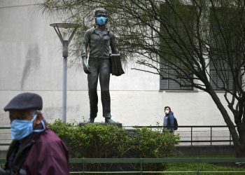 Mueren 15 ancianos tras brote de la COVID-19 en residencia de Uruguay